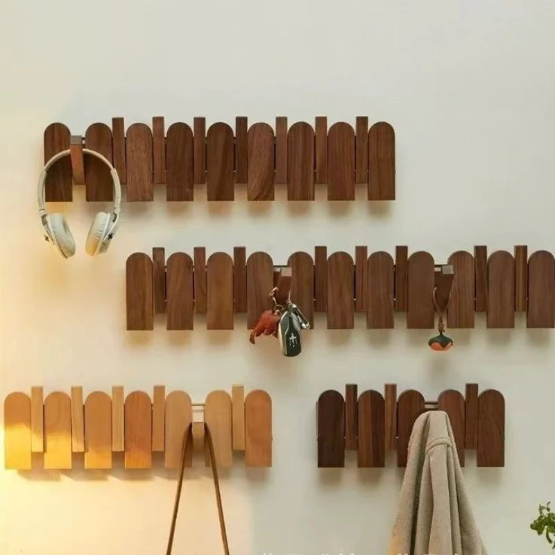 Porte-manteau mural Arpa, touches arrondies en bois massif