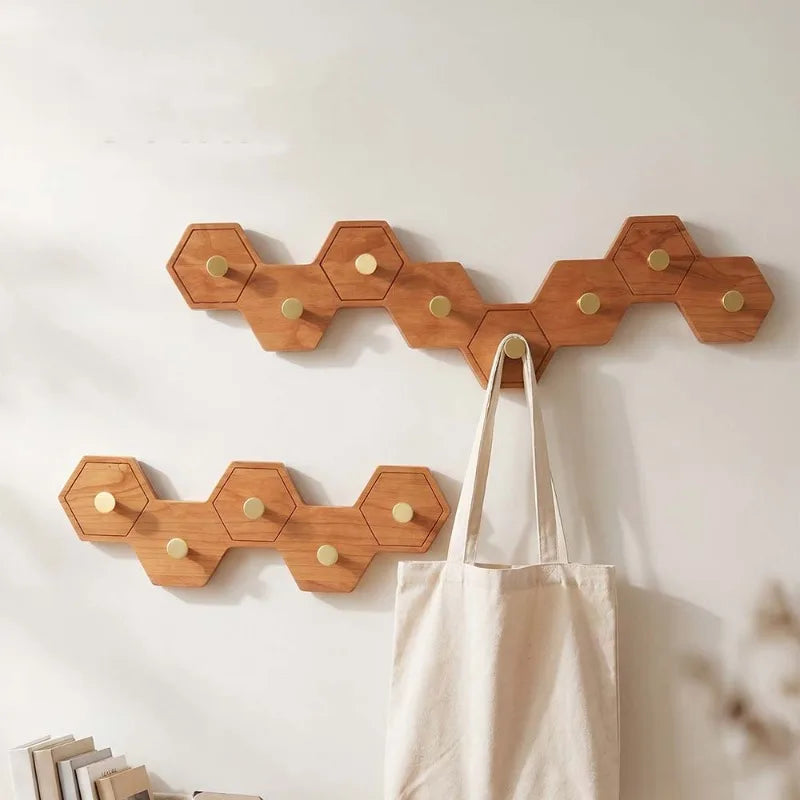 Porte-manteau mural Alveare, nid d'abeille en bois massif, vue 4